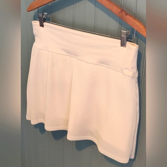 All In Motion White Athletic Mini Skirt | Built In Shorts | Medium - Picture 2 of 5